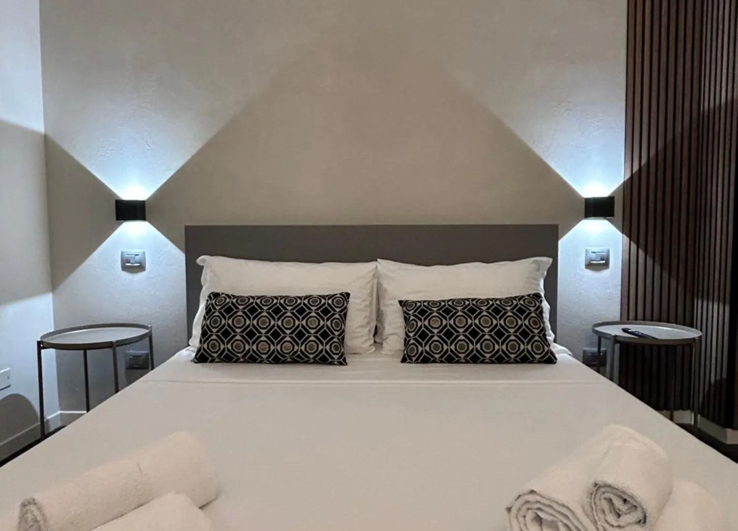 Tezone Seven Apartments Werona