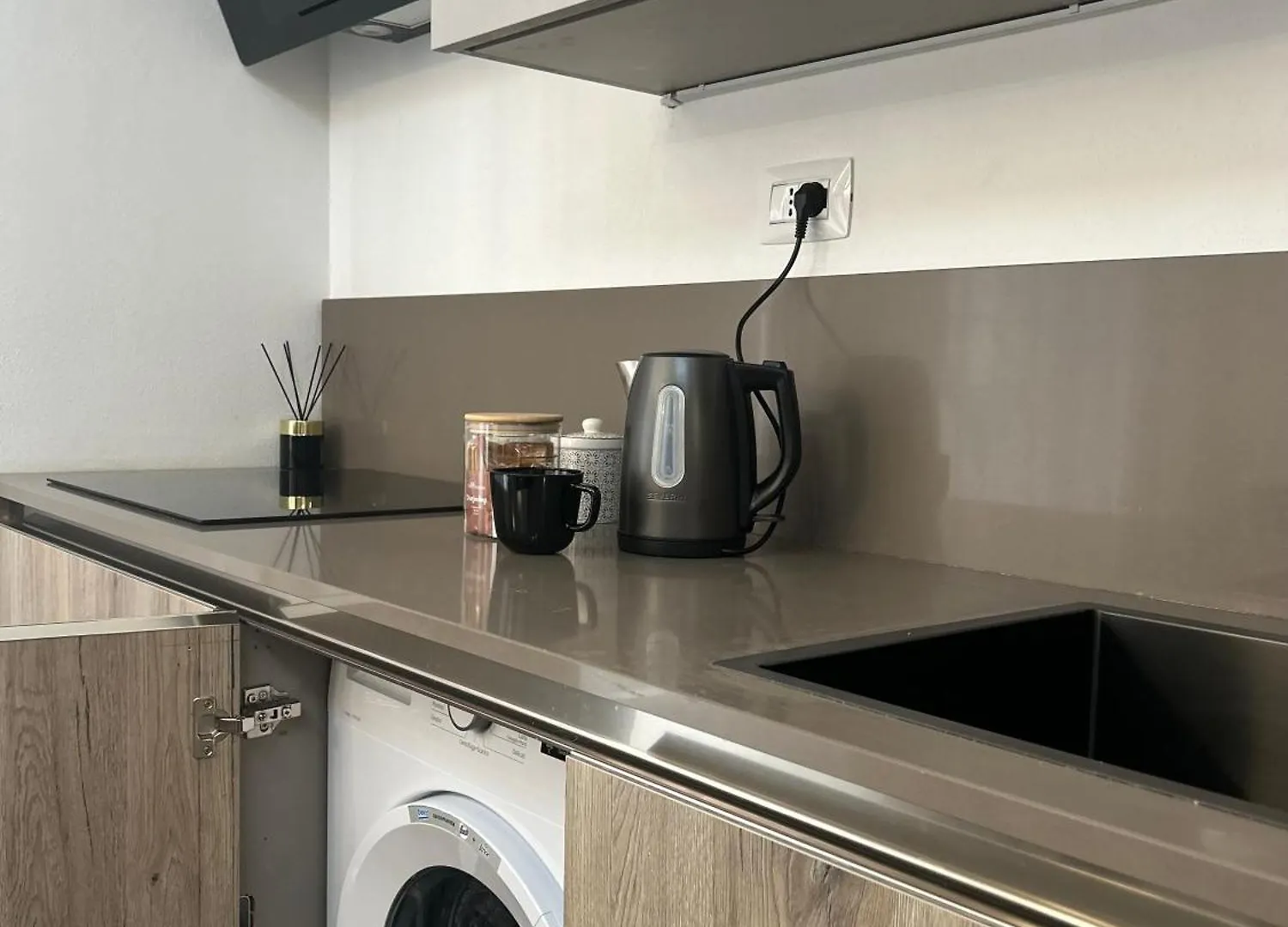 Tezone Seven Apartments Βερόνα 0*,  Ιταλία
